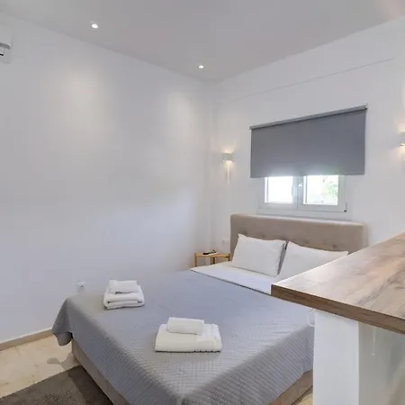 Gorgeous Mykonian In Holiday home